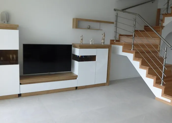 Dom Nad Zalewem بيت للعطل